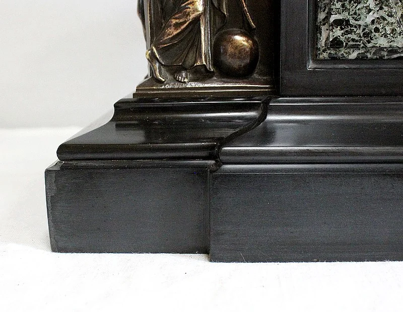 Pendule de Propriété à l'Antique - Fin XIXe