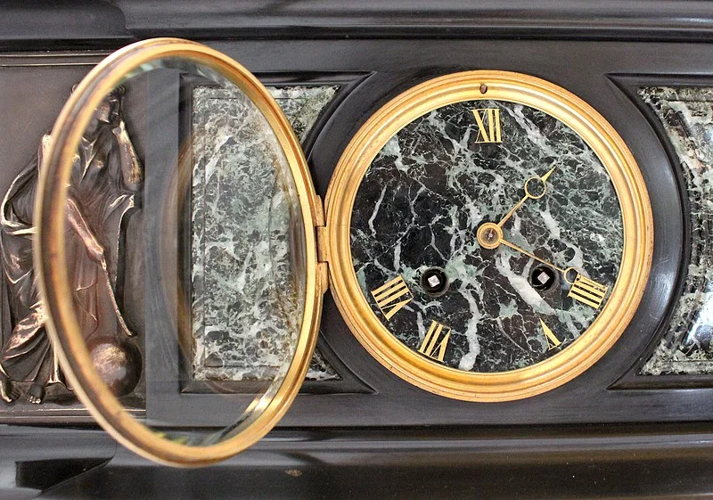 Pendule de Propriété à l'Antique - Fin XIXe