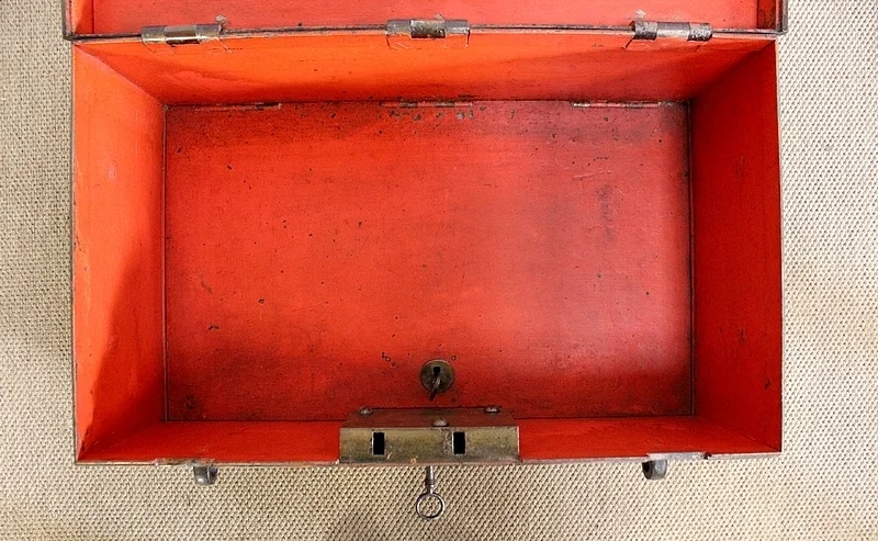 CAJA DEL SIGLO XVIII