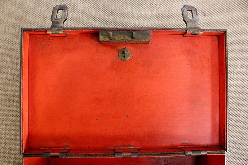 CAJA DEL SIGLO XVIII