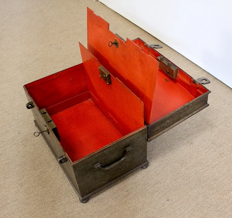 CAJA DEL SIGLO XVIII
