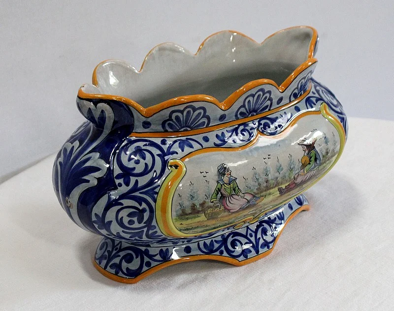 QUIMPER FAIENCE JARDINIERE