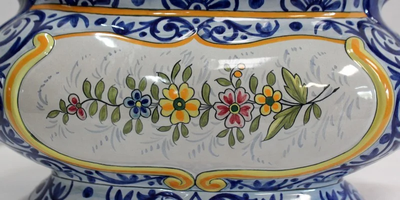 QUIMPER FAIENCE JARDINIERE
