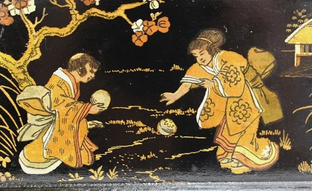 Coffret à Laque Noire et Décors Japonais - 1900
