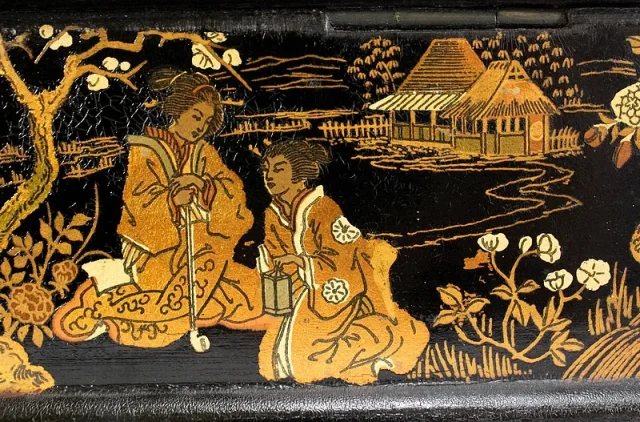 Coffret à Laque Noire et Décors Japonais - 1900