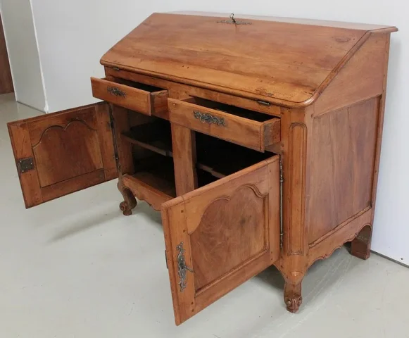 18e EEUWSE FRANSE BUREAU