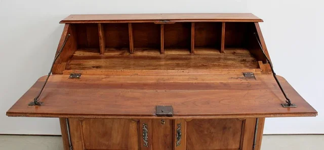 18e EEUWSE FRANSE BUREAU