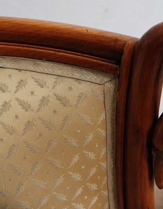 NIERVORMIGE KLEDINGTAFEL met BIJPASSENDE STOEL