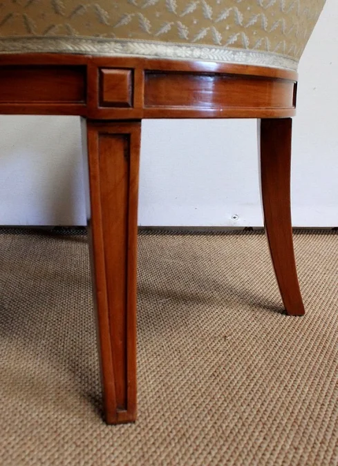 NIERVORMIGE KLEDINGTAFEL met BIJPASSENDE STOEL