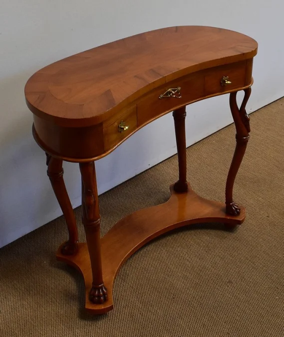 NIERVORMIGE KLEDINGTAFEL met BIJPASSENDE STOEL