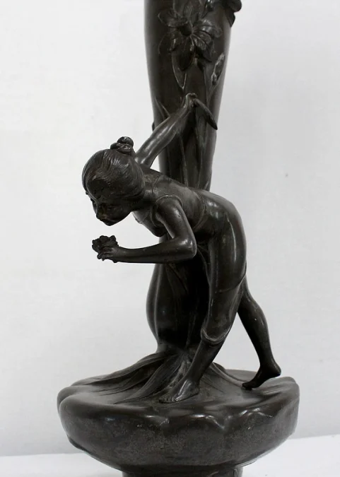 JUGENDSTIL-PERIODE VASE SIGNIERT P. JEAN