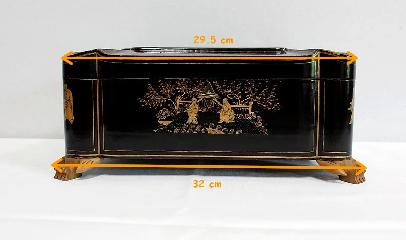 Importante Boîte Asiatique en Bois Laqué Noir, époque Napoléon III – Milieu XIXe