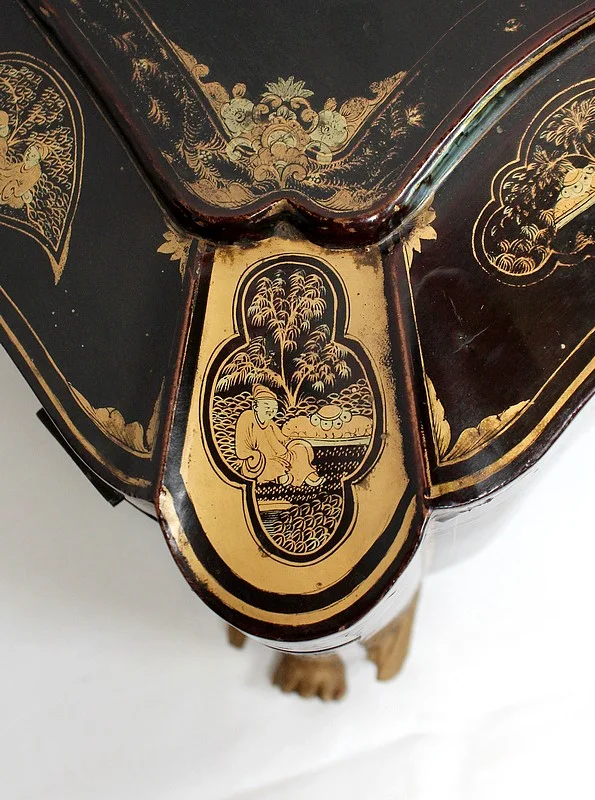 Importante Boîte Asiatique en Bois Laqué Noir, époque Napoléon III – Milieu XIXe