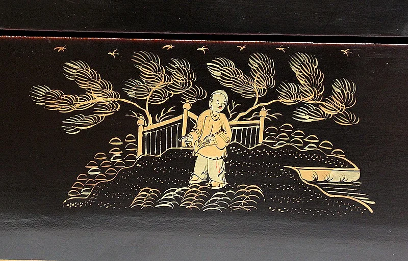 Importante Boîte Asiatique en Bois Laqué Noir, époque Napoléon III – Milieu XIXe