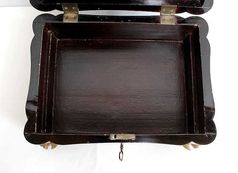 Importante Boîte Asiatique en Bois Laqué Noir, époque Napoléon III – Milieu XIXe