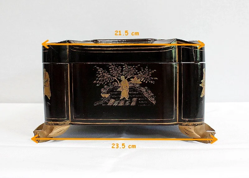 Importante Boîte Asiatique en Bois Laqué Noir, époque Napoléon III – Milieu XIXe