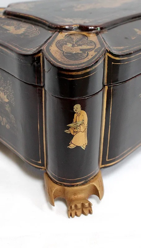 Importante Boîte Asiatique en Bois Laqué Noir, époque Napoléon III – Milieu XIXe