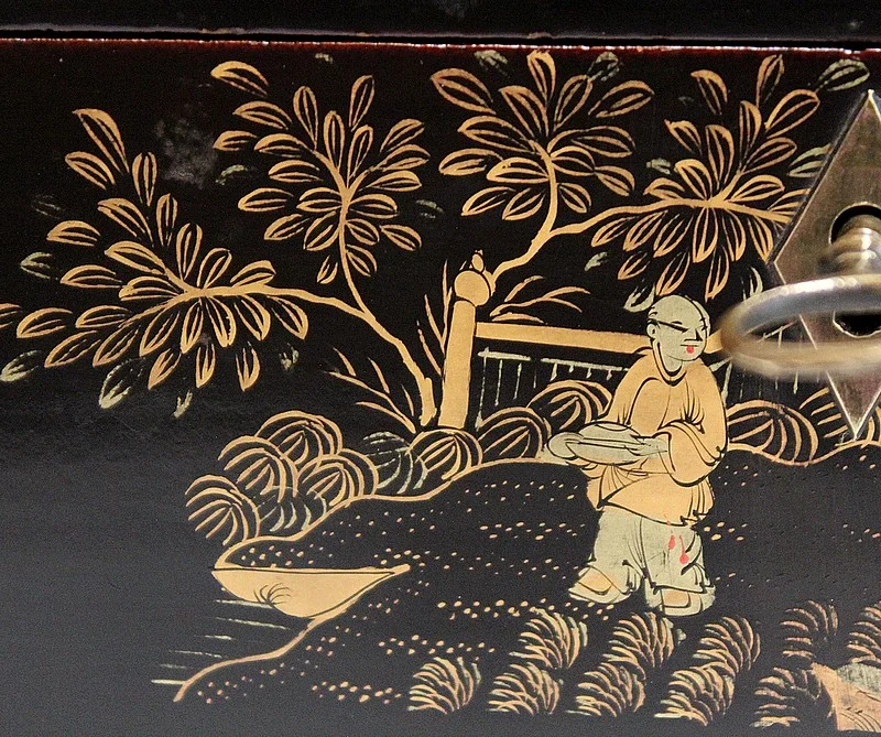 Importante Boîte Asiatique en Bois Laqué Noir, époque Napoléon III – Milieu XIXe