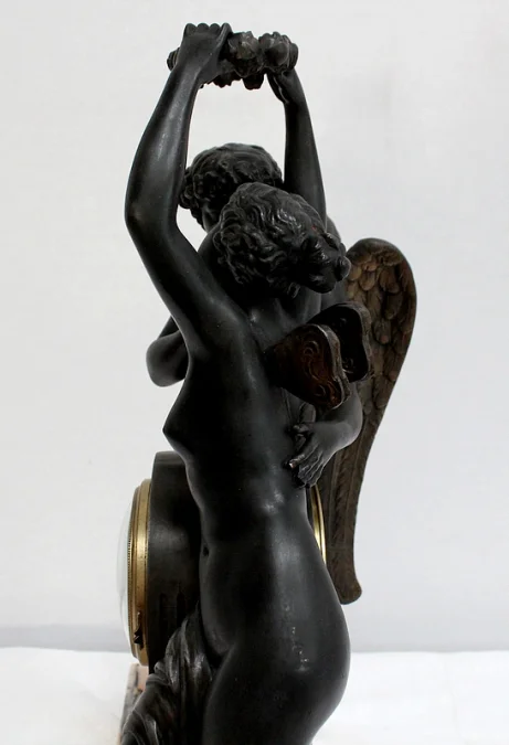Pendule en Régule « Psyché couronnant l’Amour » d’après Claude Michallon - 1900