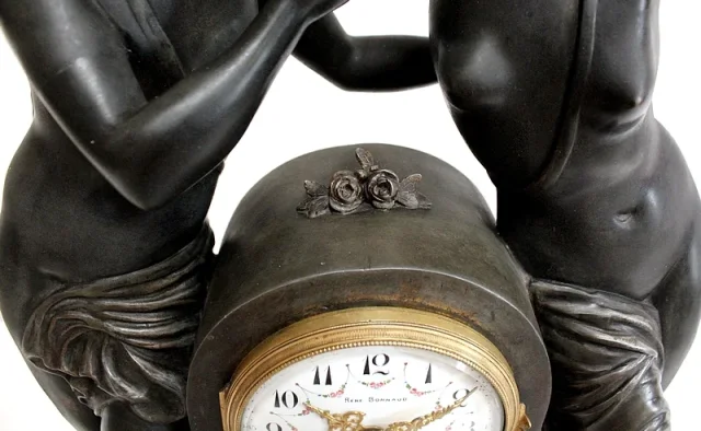 Pendule en Régule « Psyché couronnant l’Amour » d’après Claude Michallon - 1900