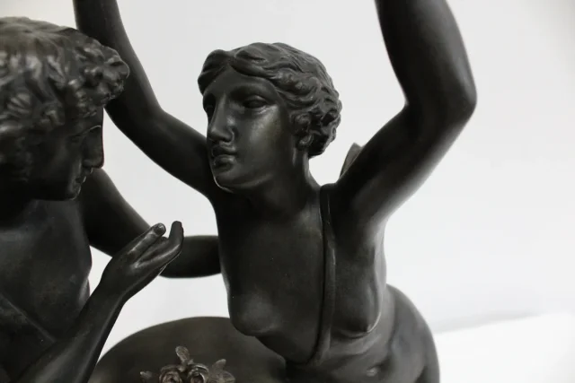 Pendule en Régule « Psyché couronnant l’Amour » d’après Claude Michallon - 1900