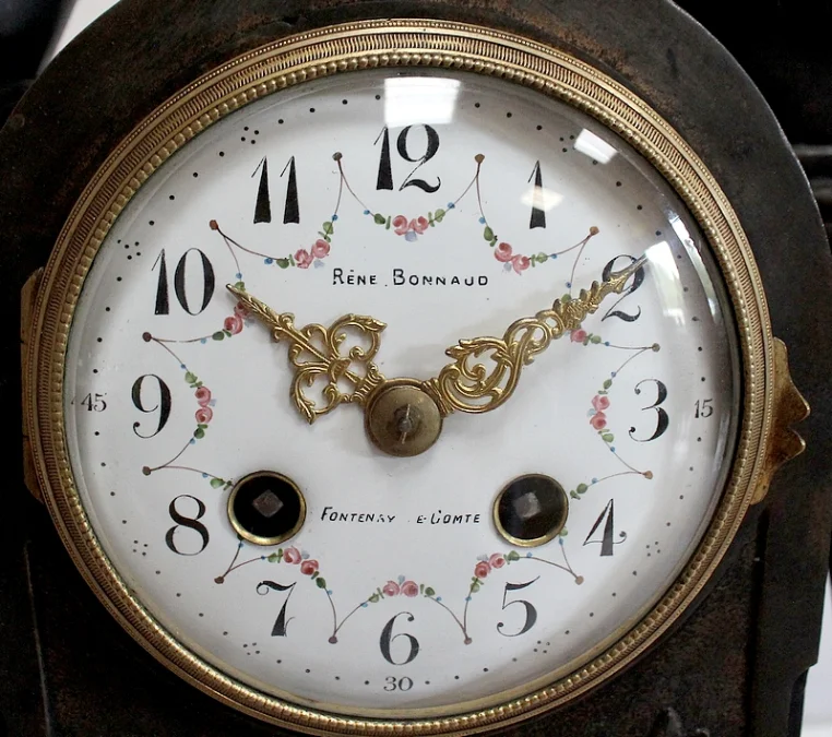 Pendule en Régule « Psyché couronnant l’Amour » d’après Claude Michallon - 1900