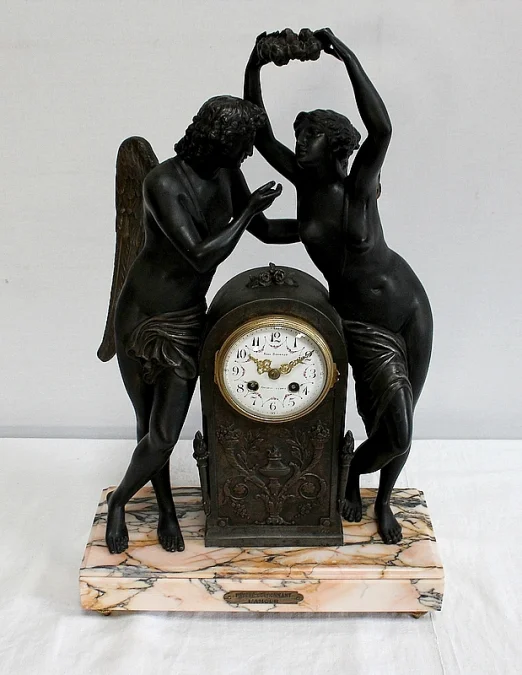 Pendule en Régule « Psyché couronnant l’Amour » d’après Claude Michallon - 1900