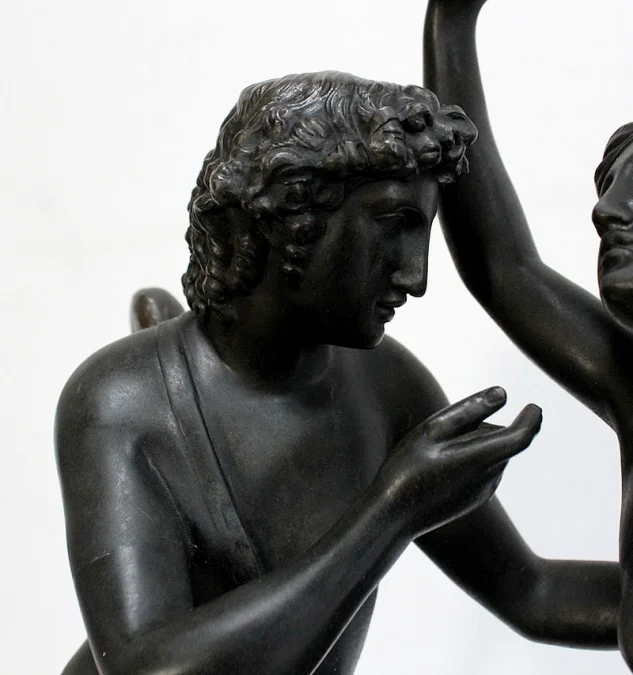 Pendule en Régule « Psyché couronnant l’Amour » d’après Claude Michallon - 1900