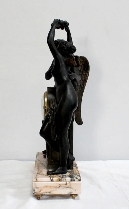 Pendule en Régule « Psyché couronnant l’Amour » d’après Claude Michallon - 1900
