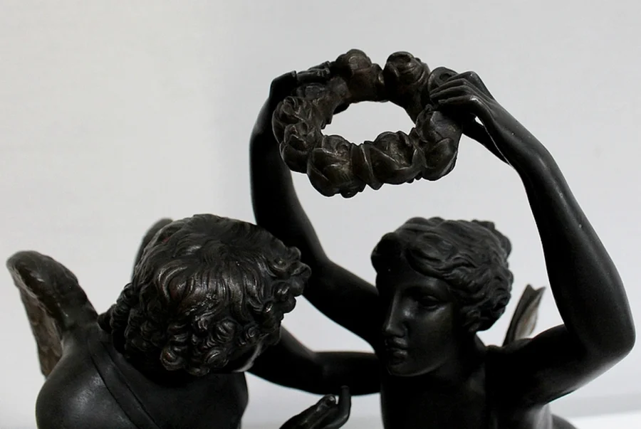 Pendule en Régule « Psyché couronnant l’Amour » d’après Claude Michallon - 1900