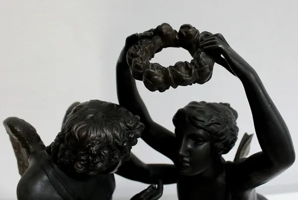 Pendule en Régule « Psyché couronnant l’Amour » d’après Claude Michallon - 1900