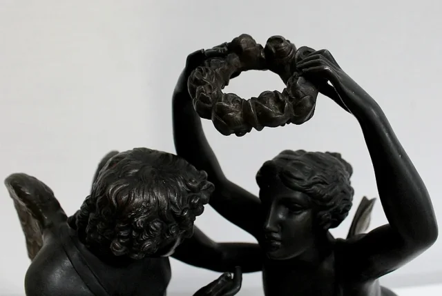 Pendule en Régule « Psyché couronnant l’Amour » d’après Claude Michallon - 1900