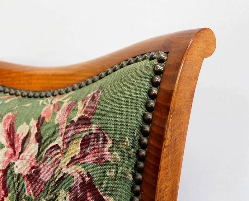 CHIPPENDALE STYLE TABLE  AND ARMCHAIRS