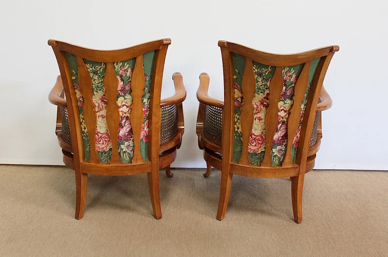 CHIPPENDALE STYLE TABLE  AND ARMCHAIRS