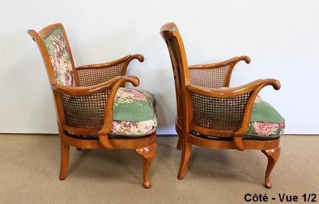 MESA Y SILLONES DE ESTILO CHIPPENDALE