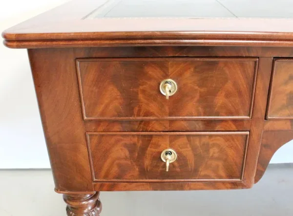 Bureau Plat en Acajou, époque Restauration – Début XIXe
