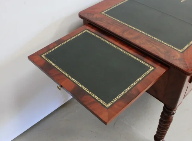 FRANSE RESTAURATIEPERIODE FLAT TOP BUREAU