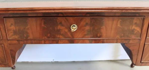 Bureau Plat en Acajou, époque Restauration – Début XIXe