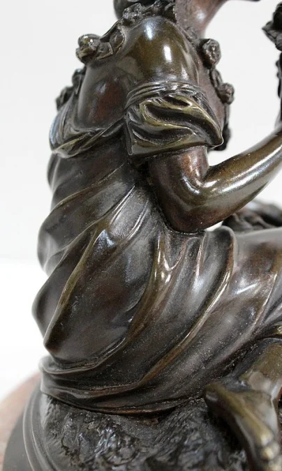 BRONZEFIGUR
