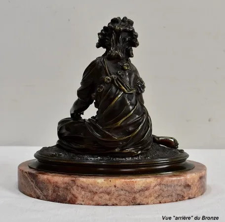 Bronze à Patine Brune d’une « Jeune Fille aux Fleurs » – Début XXe