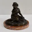 Bronze à Patine Brune d’une « Jeune Fille aux Fleurs » – Début XXe