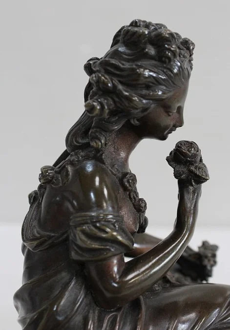 BRONZEFIGUR