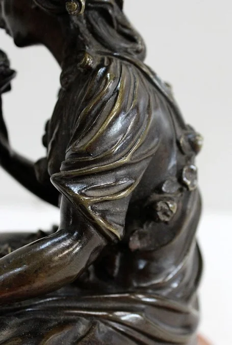 BRONZEFIGUR