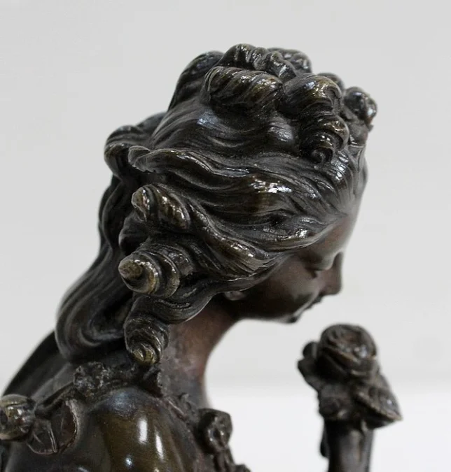 BRONZEFIGUR