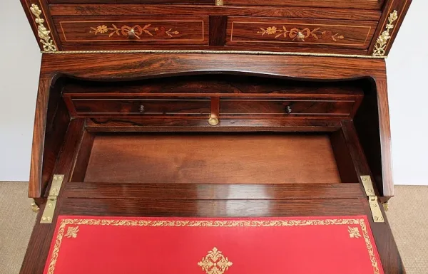 Petit Bureau Vitrine en Palissandre et Marqueterie, époque Napoléon III – Milieu XIXe