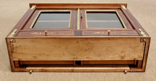 Petit Bureau Vitrine en Palissandre et Marqueterie, époque Napoléon III – Milieu XIXe