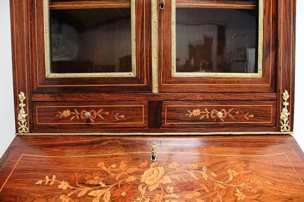Petit Bureau Vitrine en Palissandre et Marqueterie, époque Napoléon III – Milieu XIXe