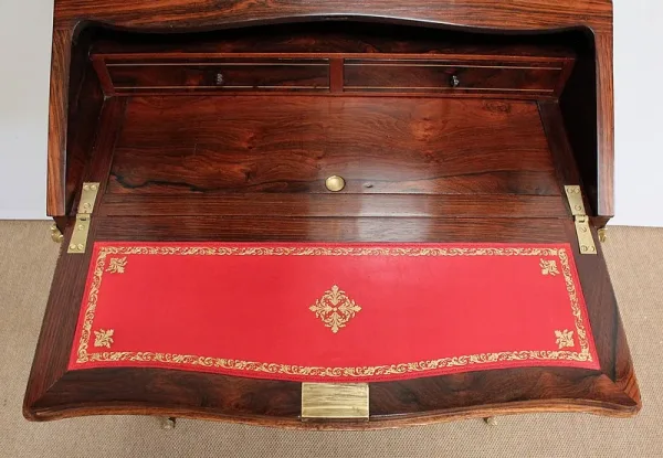 Petit Bureau Vitrine en Palissandre et Marqueterie, époque Napoléon III – Milieu XIXe