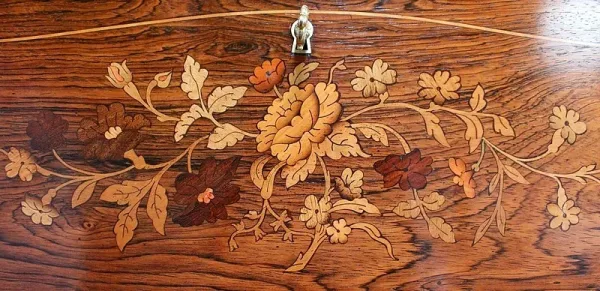 Petit Bureau Vitrine en Palissandre et Marqueterie, époque Napoléon III – Milieu XIXe