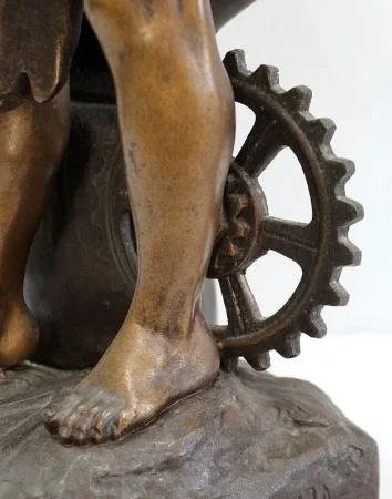 Bronze à Patine Brune et Dorée, « Le Travail », par Rousseau – Début XXe